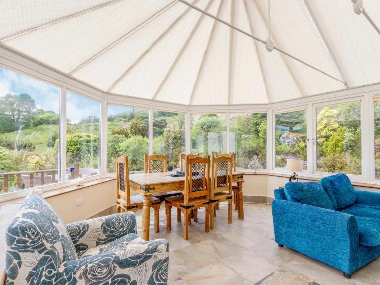 3 Bedroom Luxury Home, Hot Tub, Stunning Views Of Killin, Sitting On The River Dochart Exterior photo
