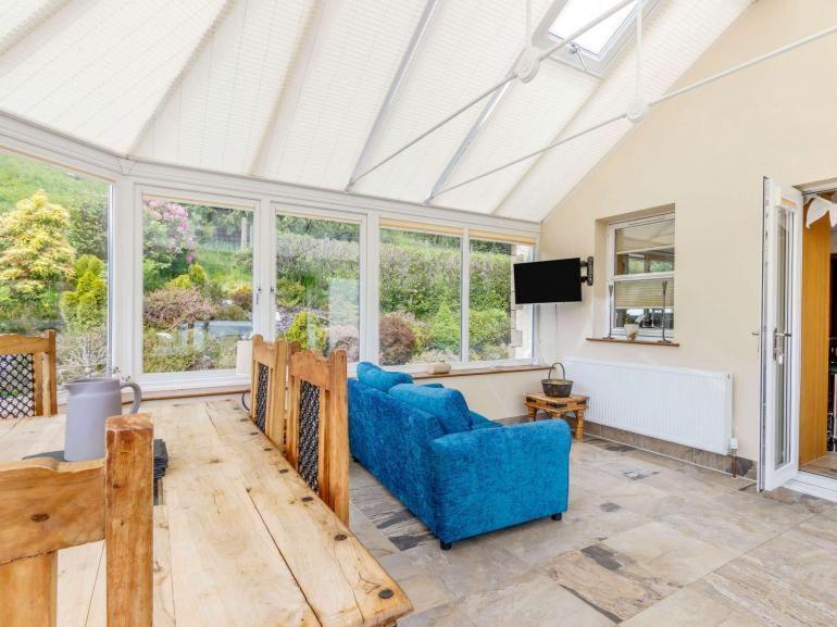3 Bedroom Luxury Home, Hot Tub, Stunning Views Of Killin, Sitting On The River Dochart Exterior photo